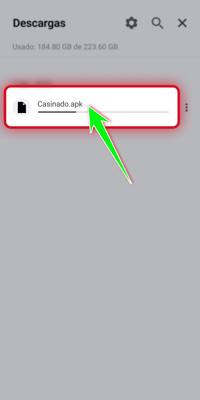 Ejecuta el archivo APK descargado dentro de Casinado oficial.